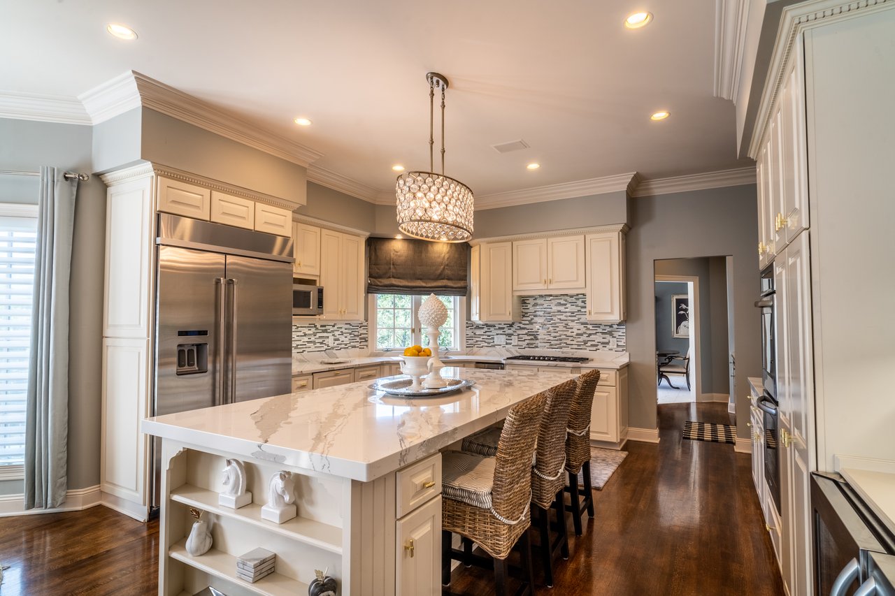 Chef’s Kitchen with Butler’s Pantry