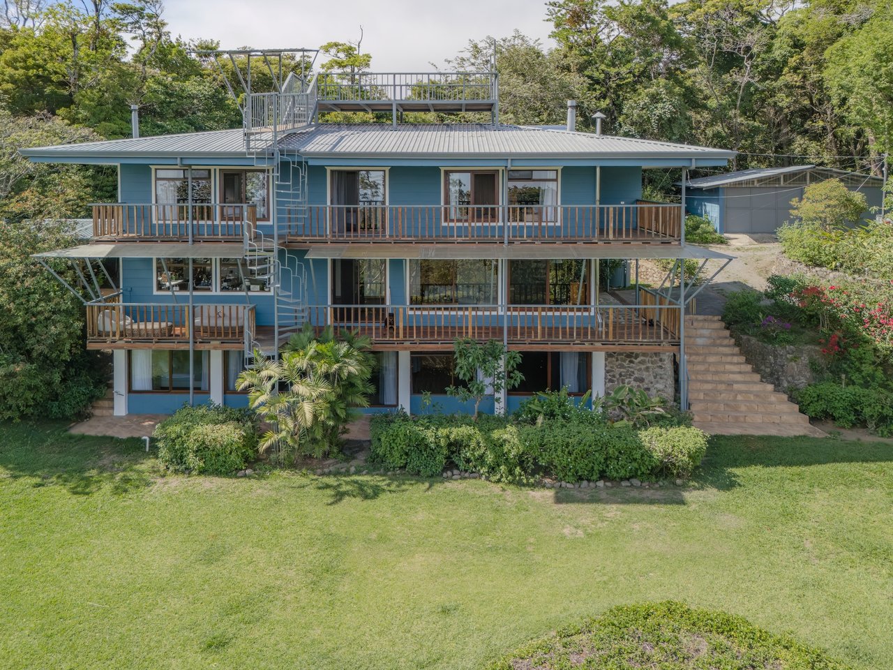 Eco Luxury Estate in Monteverde with Panoramic Gulf Views & Flat Land