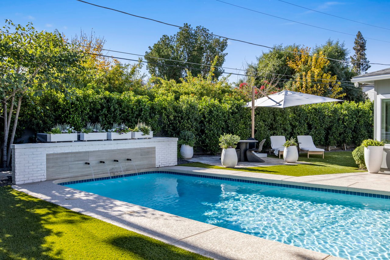 4119 E Indianola Ave