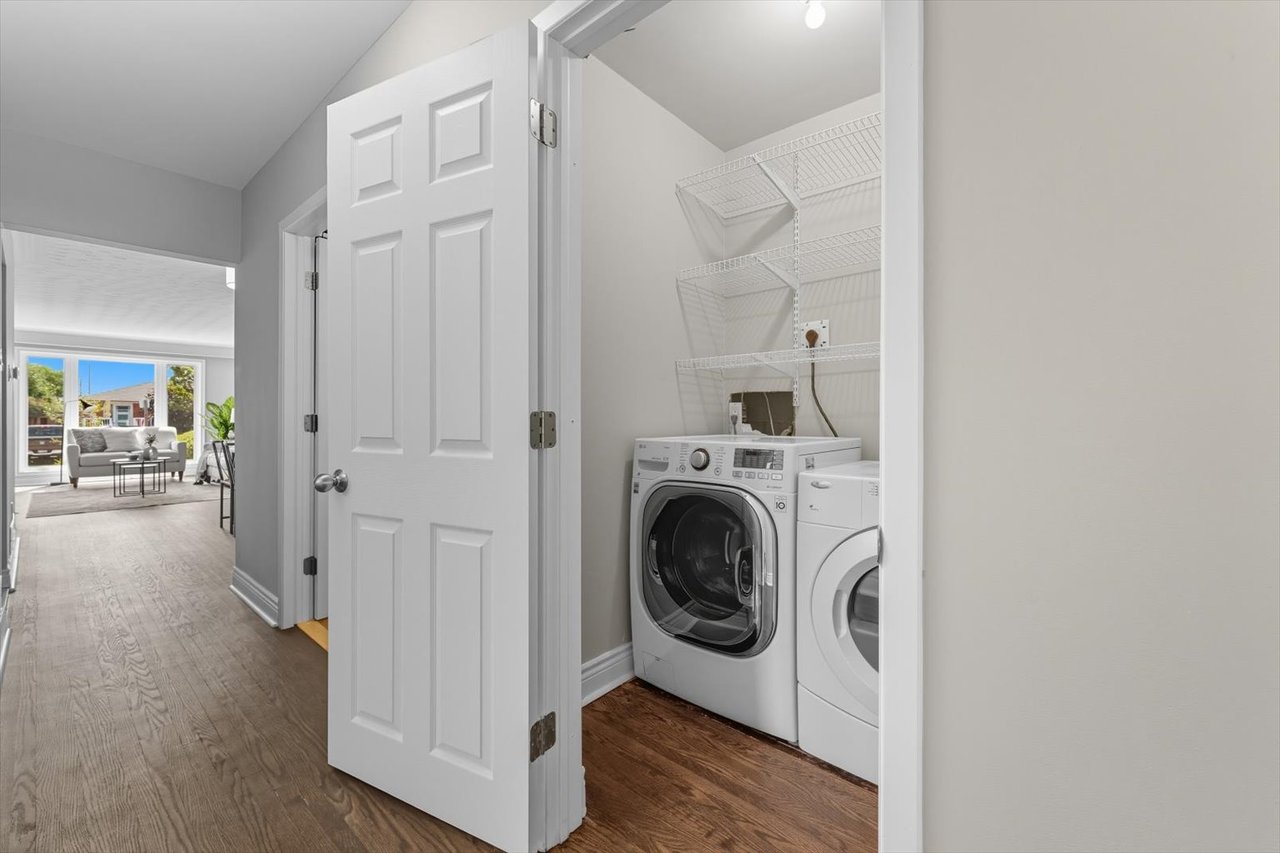 1624 Coram Cres
