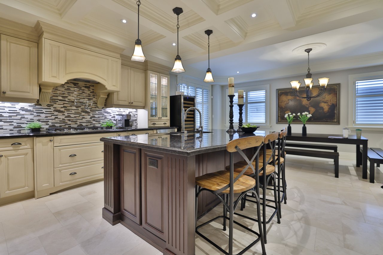390 Seaton Drive, Oakville