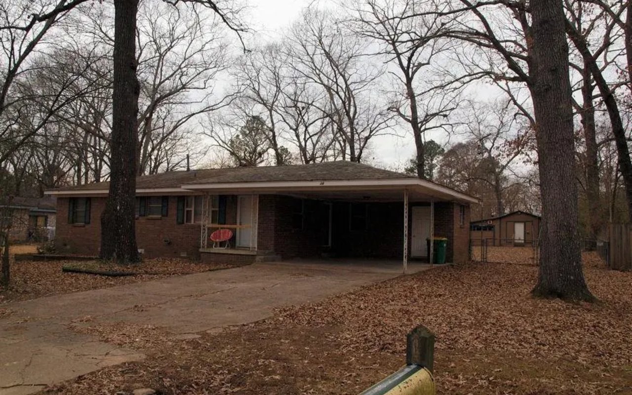 28 Sheila Dr
