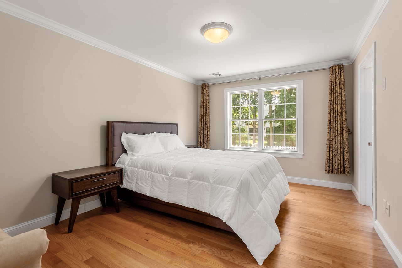 18 Patton Rd, Wellesley