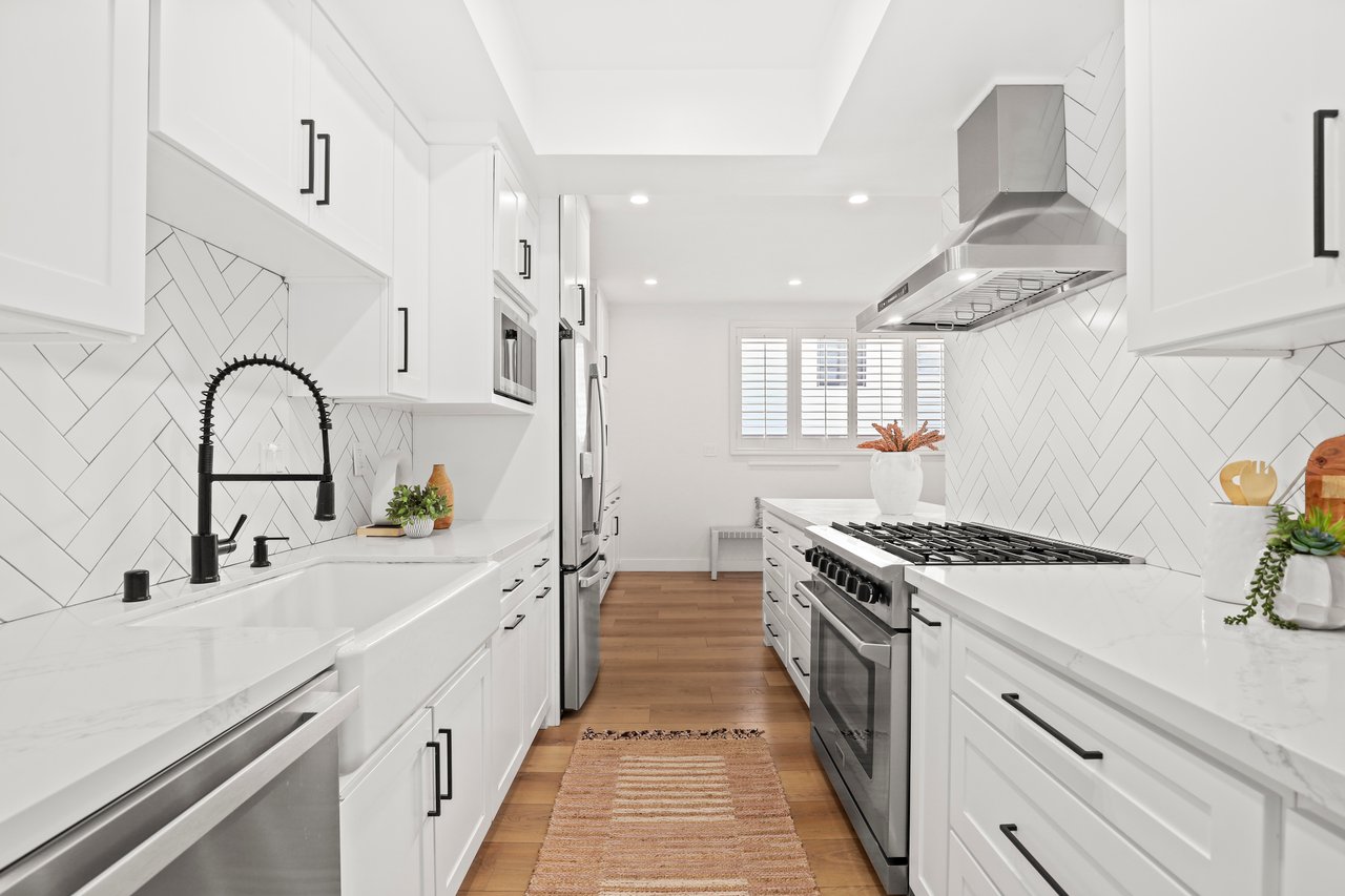 1049 16th Street, Unit 5