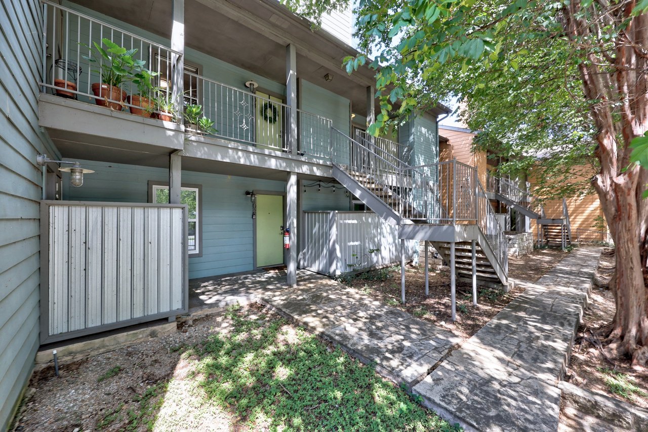 A Top-Floor Retreat in the Heart of 78704 | Two Suites + Fireplace