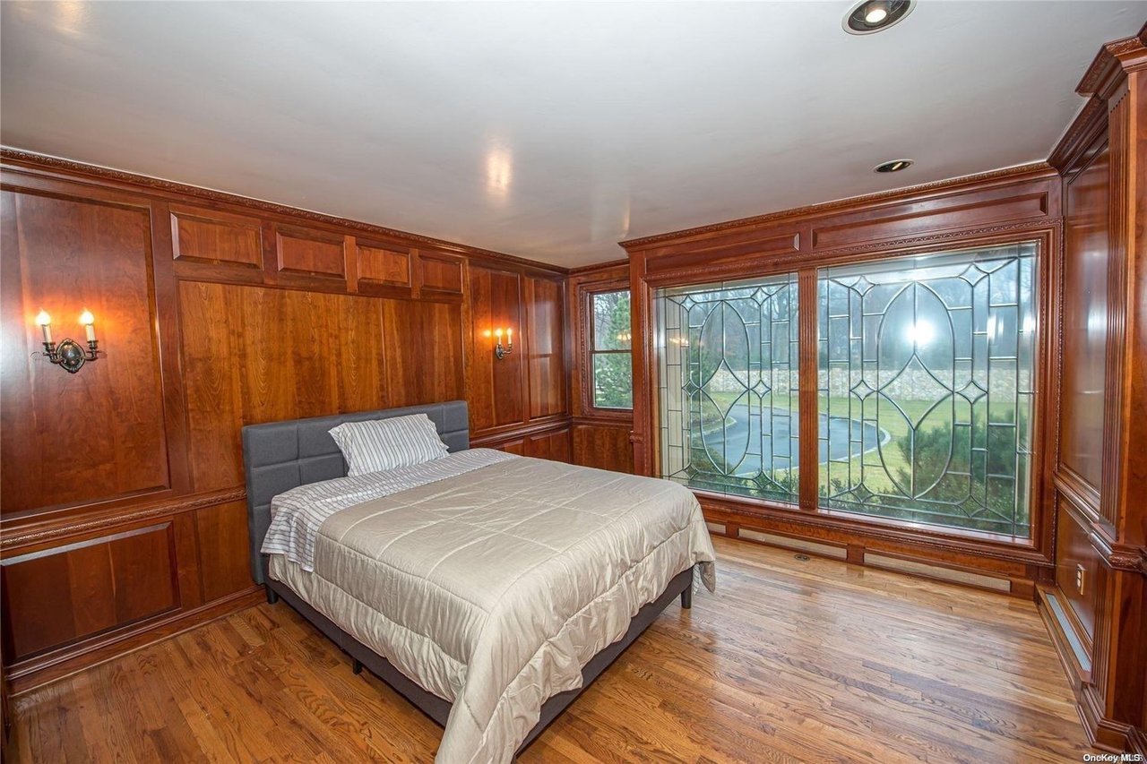 4 Mallard Dr