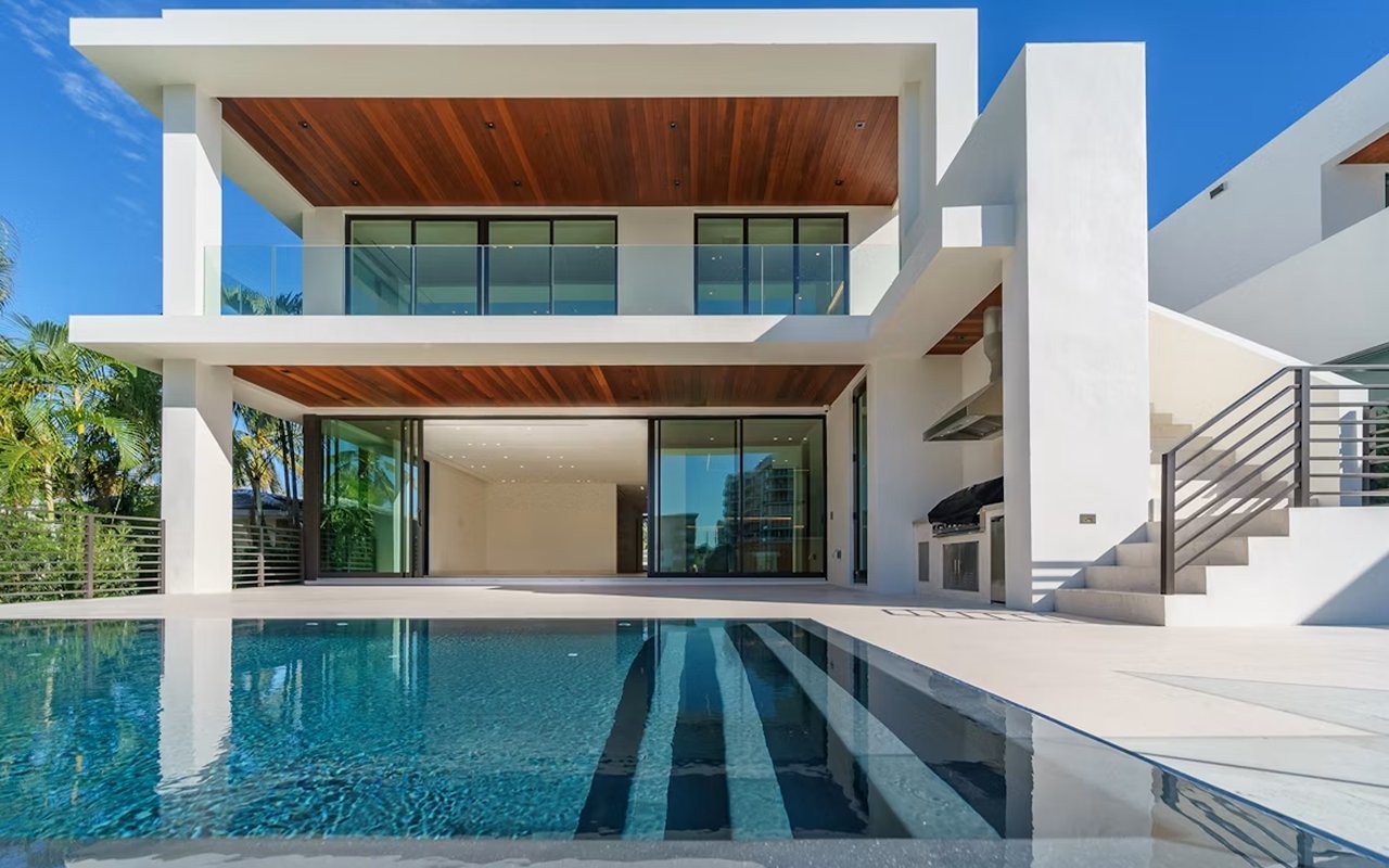 Coastal Modern vs. Spanish Revival: Architectural Styles in Coastal San Diego