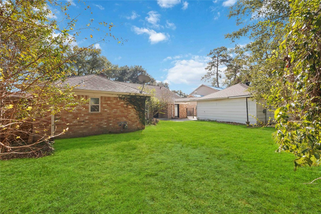 7907 12th Fairway Lane