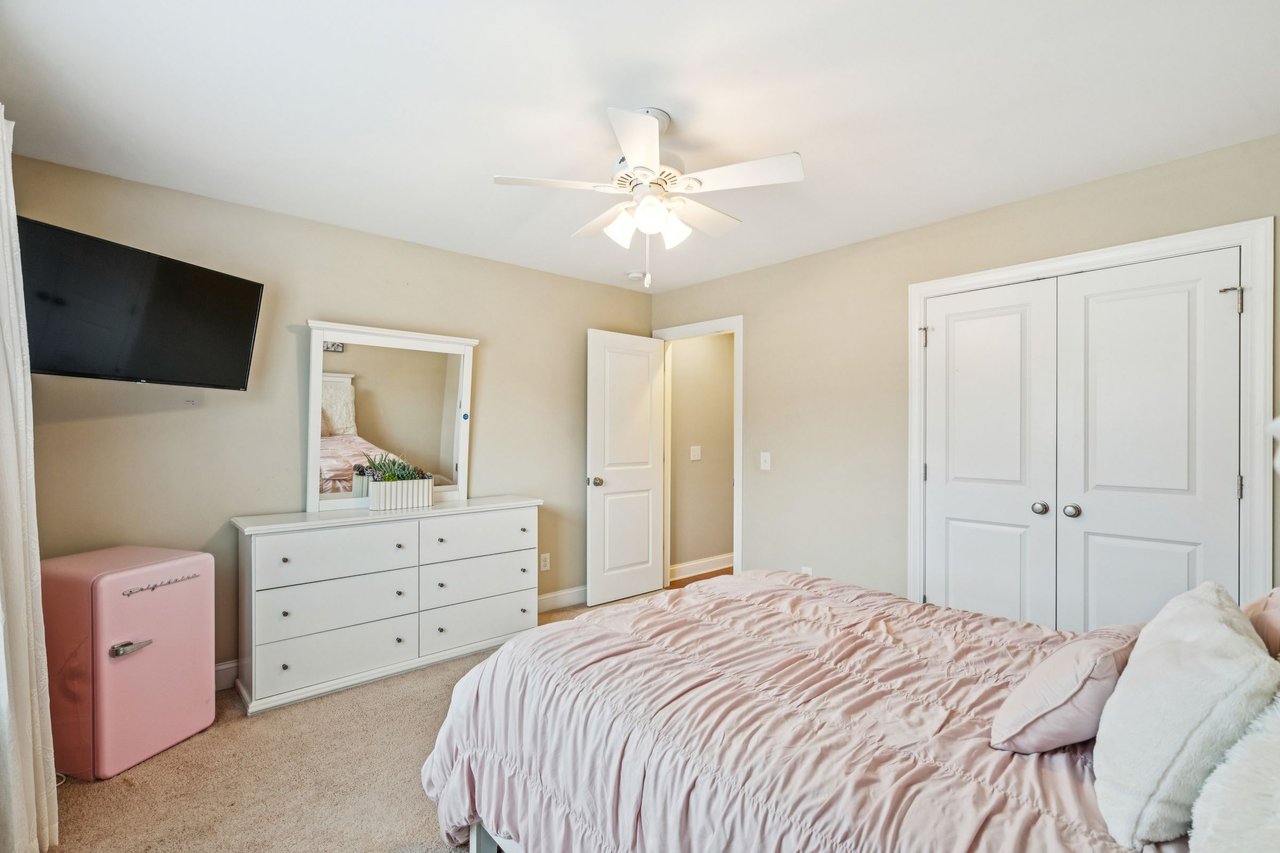 5516 Crescent View Dr