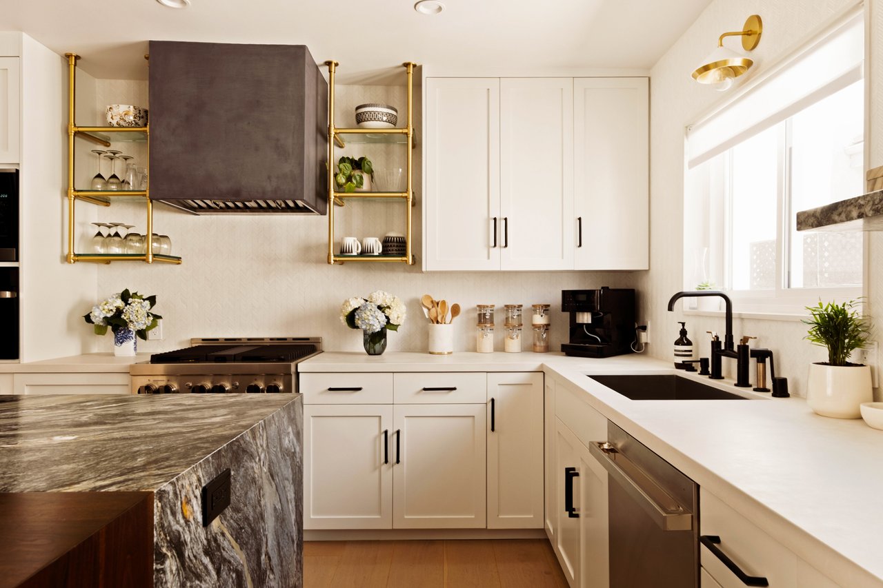  446 San Vicente Blvd #304, North of Montana