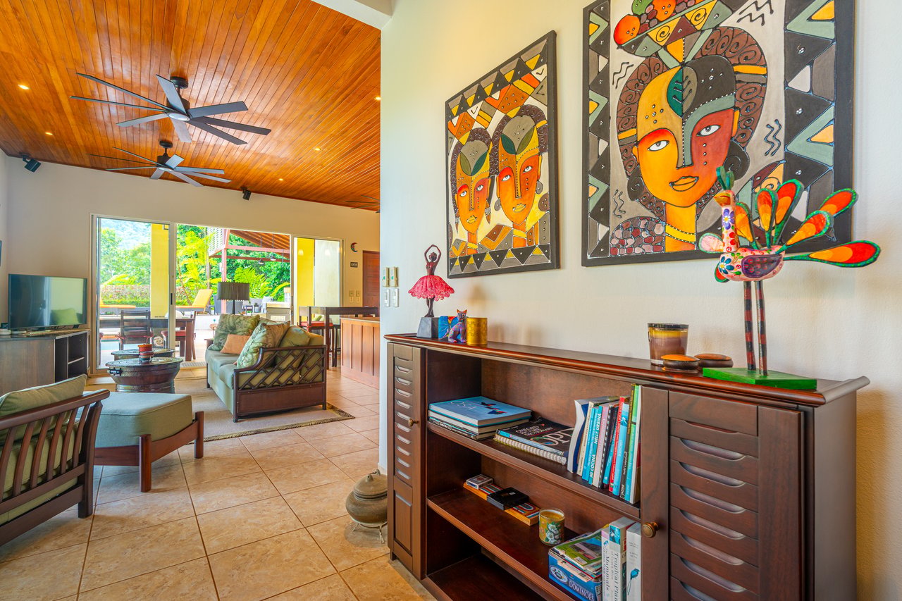 Casa de Orquideas - Mountains, Ocean and Jungle with Privacy In Gated Community, Ojochal