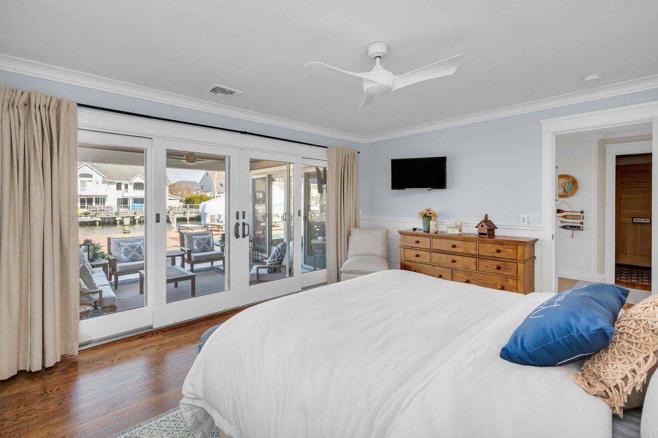 Exclusive Curtis Point Home with Pool