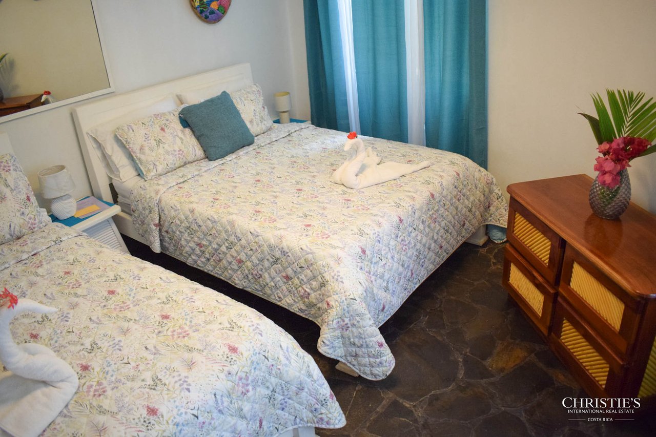 Hotel Las Tortugas - Legendary Beachfront Boutique Hotel 