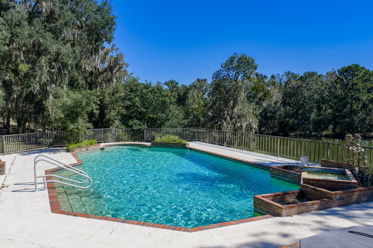 18728 LAKE IOLA RD