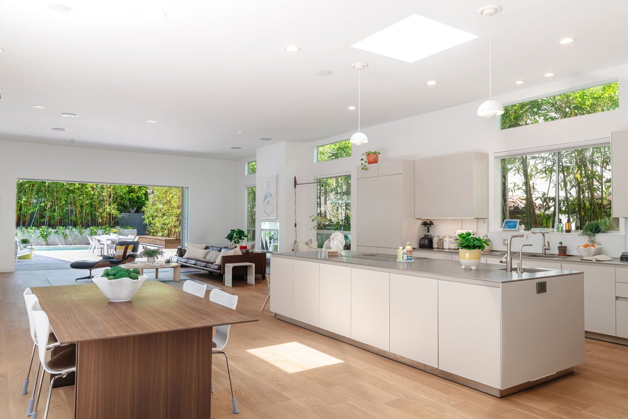 Private Listing in Manhattan Beach
