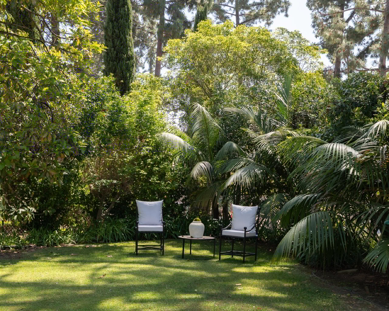 1025 N Crescent Dr, Beverly Hills