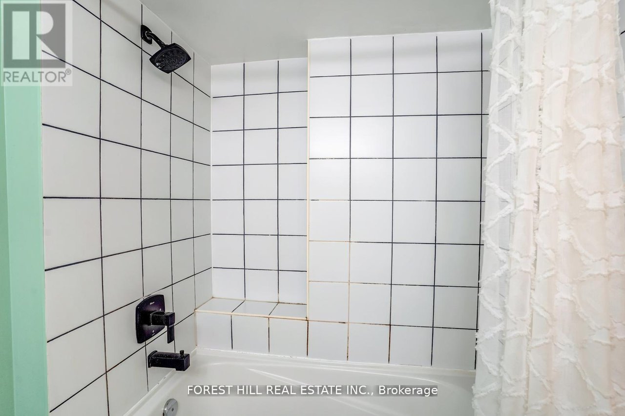 255 Richmond St E, #816