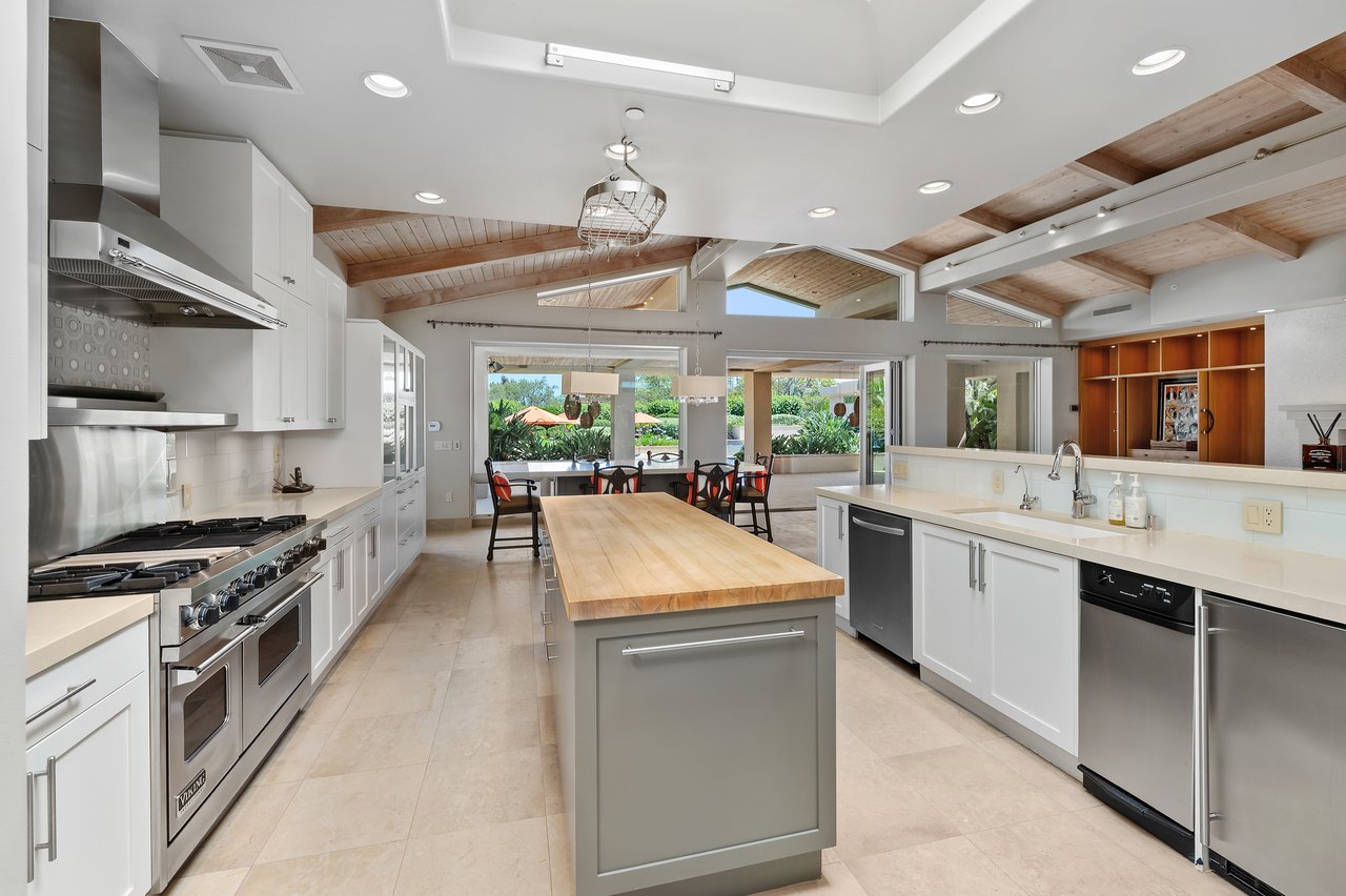 A Rancho Santa Fe Estate with Commanding Lake Views