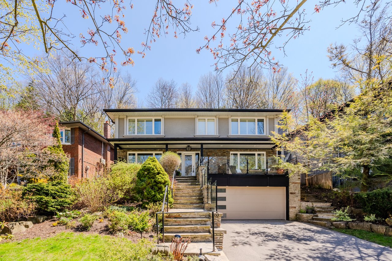 31 Fallingbrook Dr
