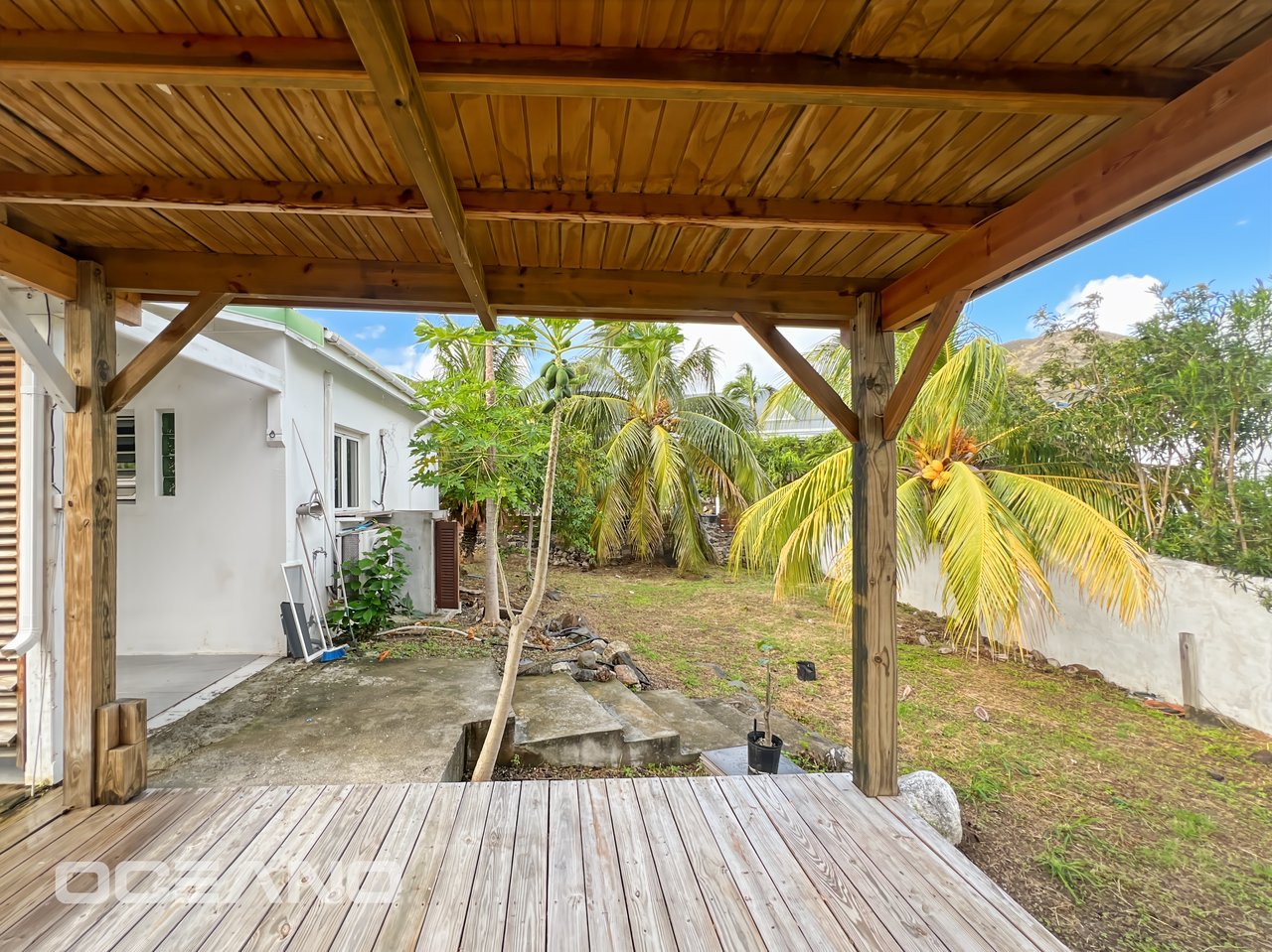 Renovation Opportunity – 90 m² Home with Expansion Potential – OCEANO Christie’s International Real Estate