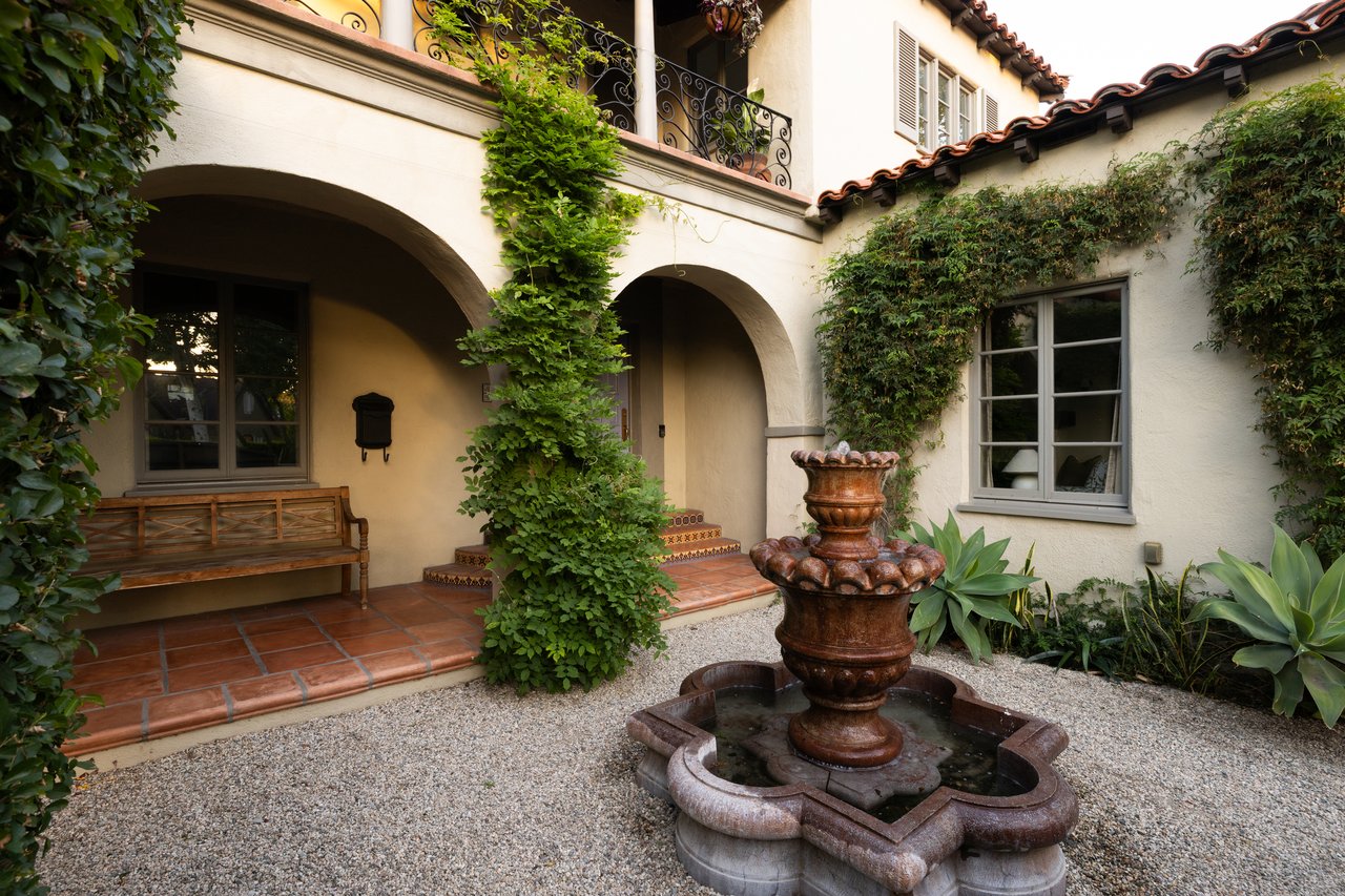 146 S Martel Ave, Beverly Grove 
