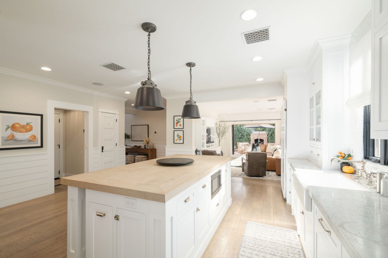 5627 E MONTEROSA Street