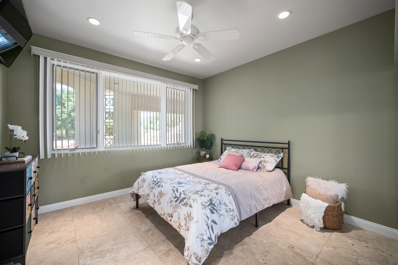 41555 Avenida Conchita