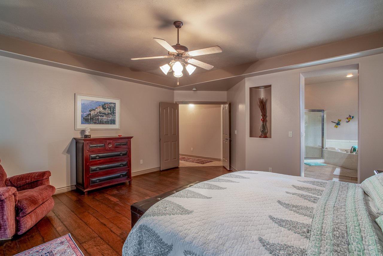 1319 W Red Butte Dr