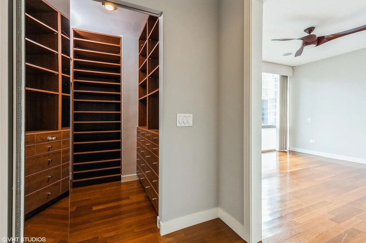 8 E Randolph St UNIT 1608