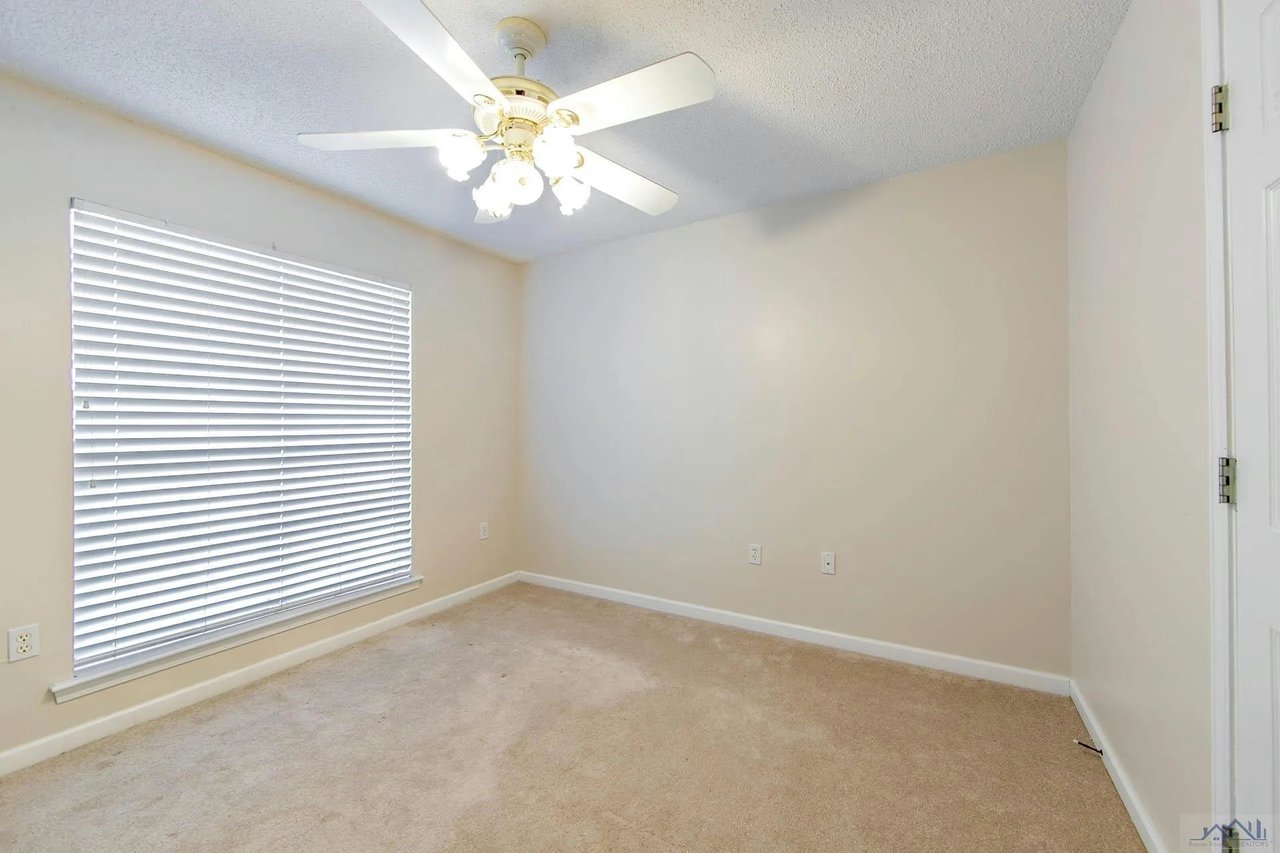 133 Tigerlily Dr