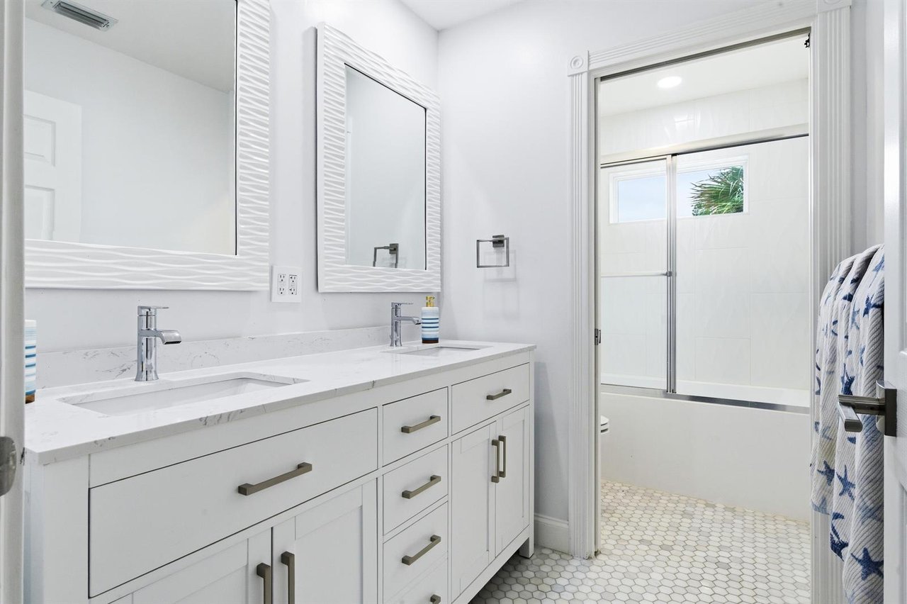 573 Cocoplum Drive, E