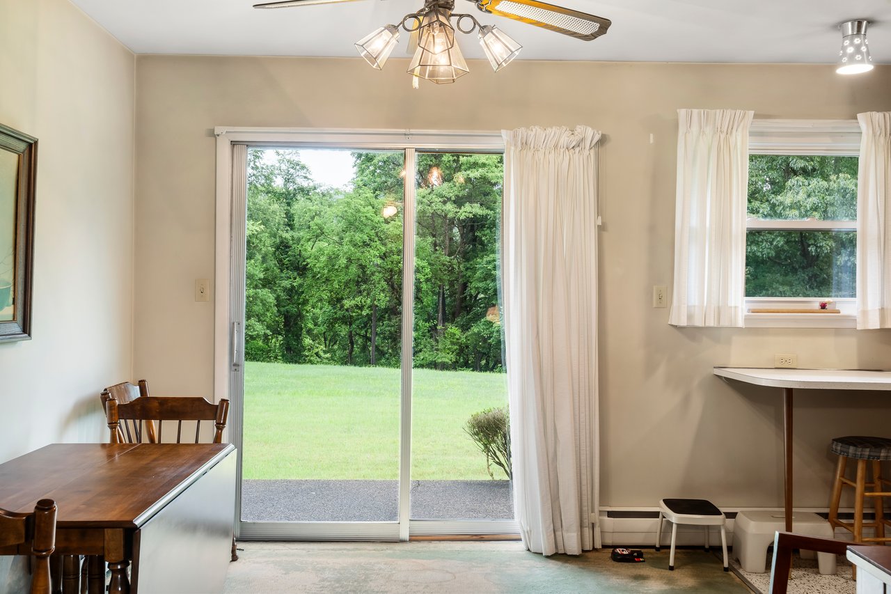 2186 Polk Valley Road