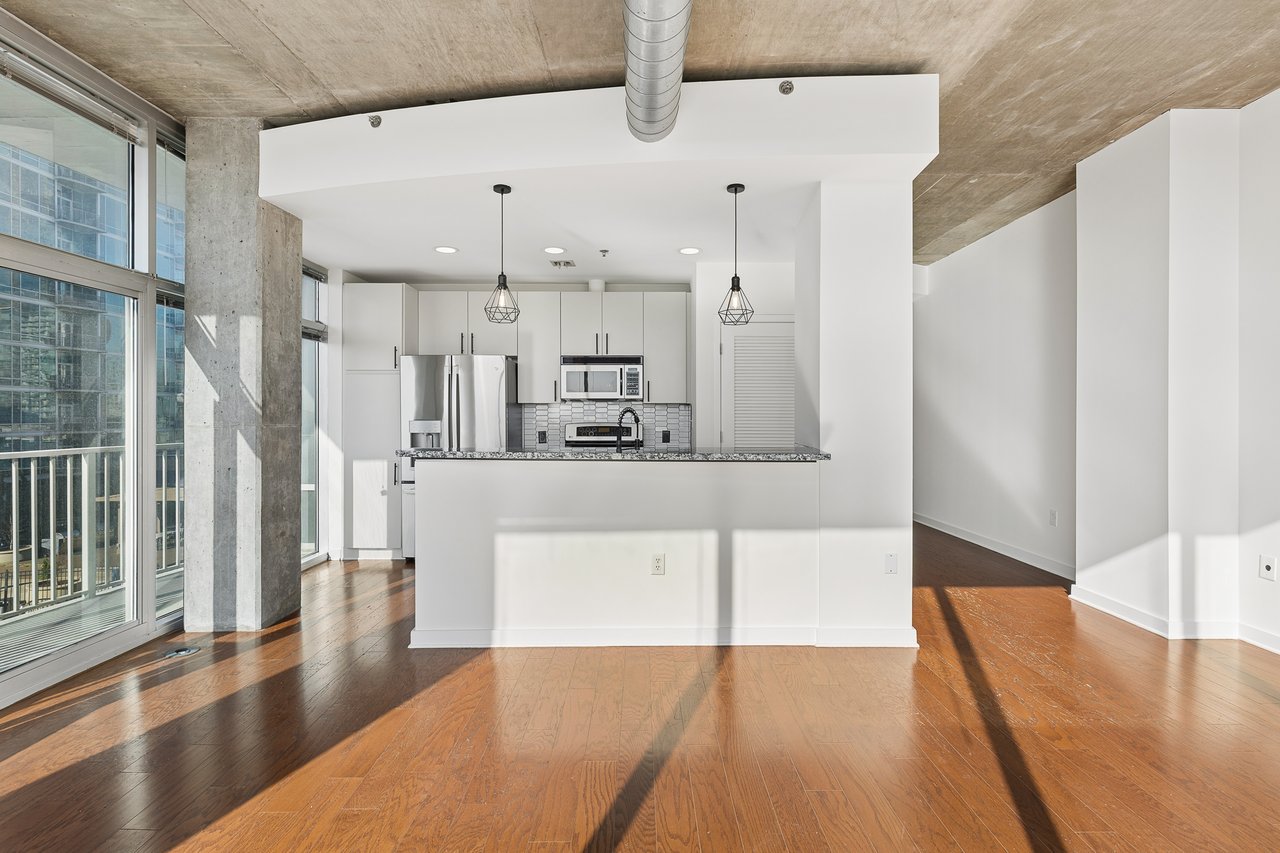 943 Peachtree Street NE Unit 913