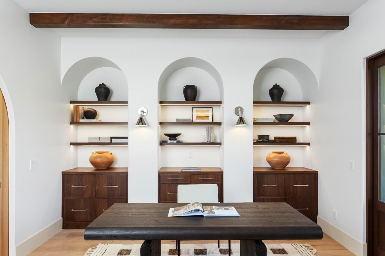 4605 E ROCKRIDGE Road