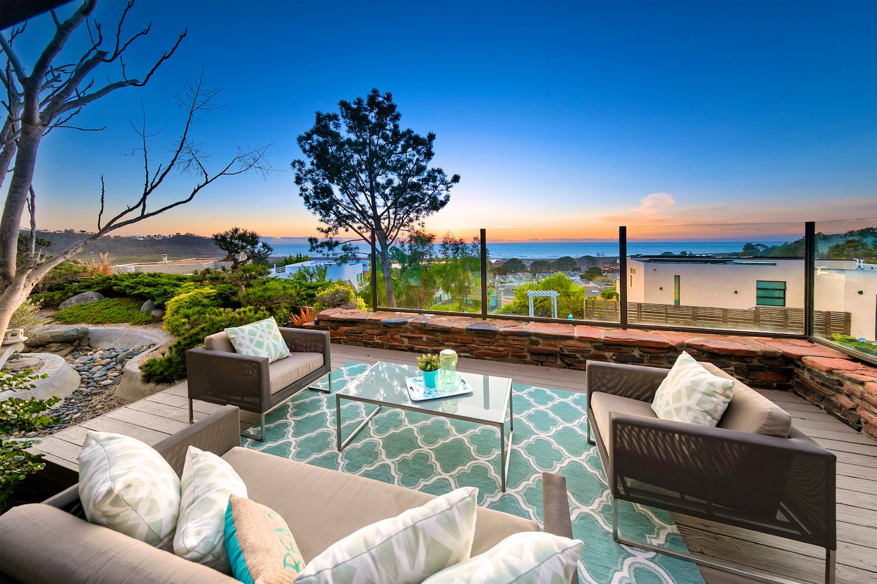 Del Mar Terrace