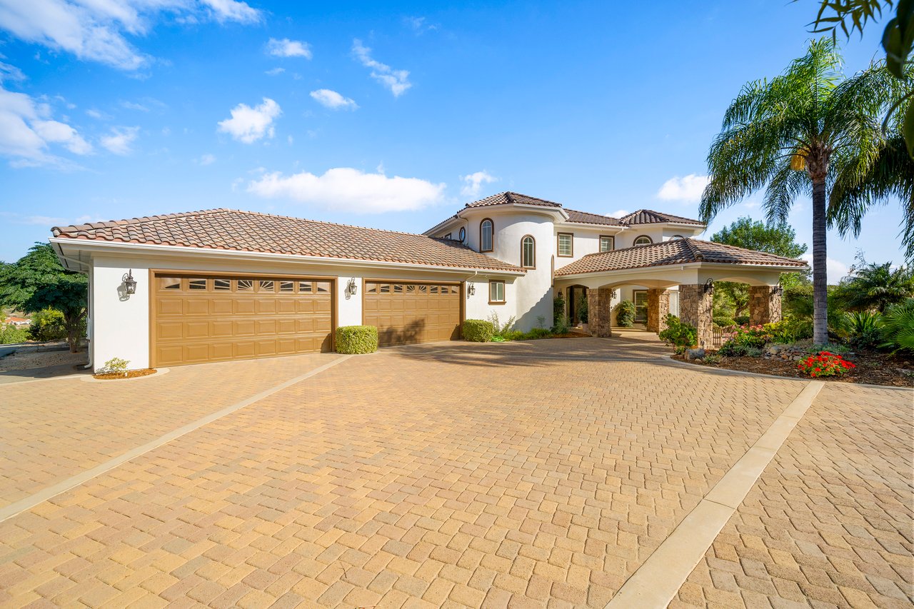21100 Paseo Montana