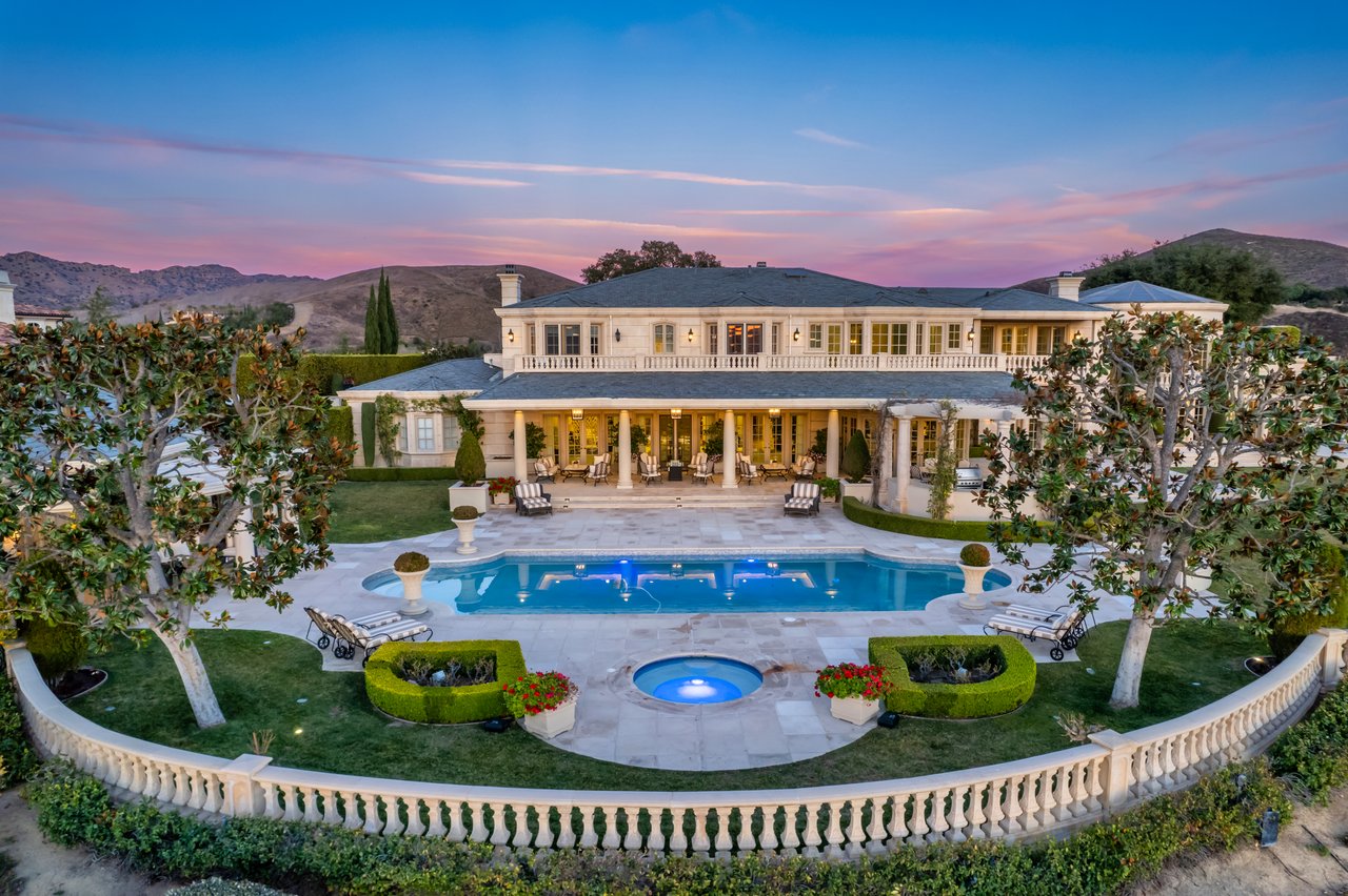 996 Vista Ridge Lane