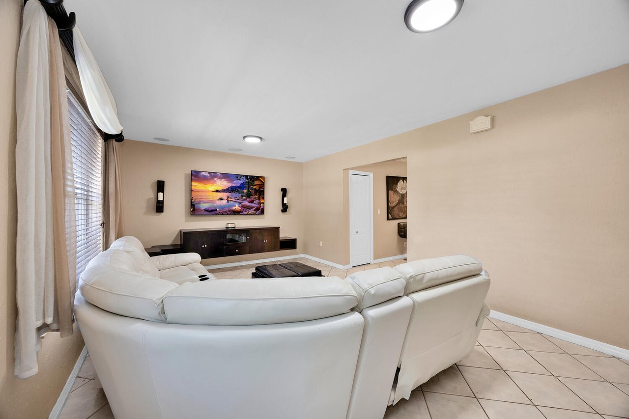 Calling All Investors - Pinecrest Duplex For Sale