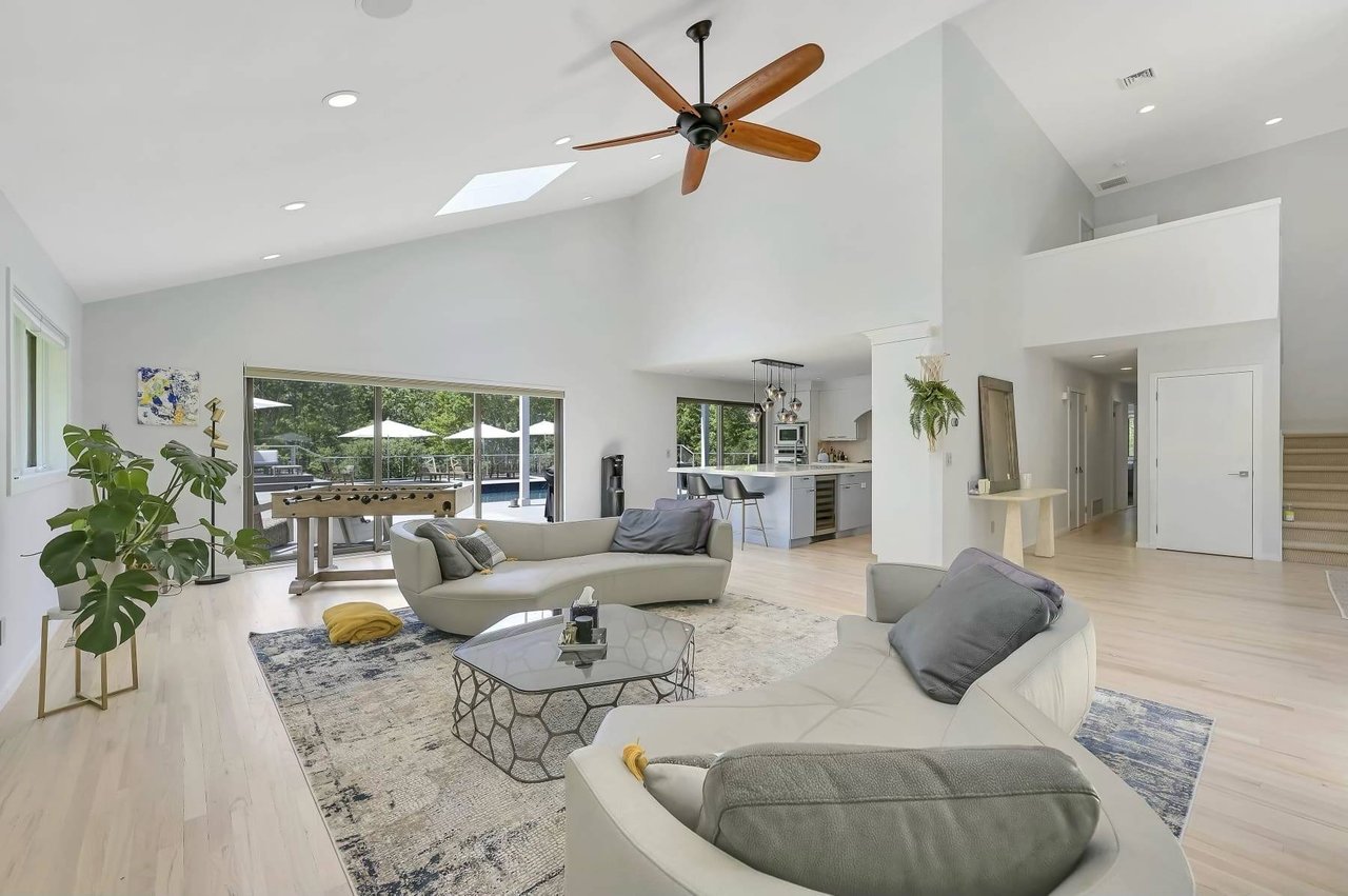 5 Honeysuckle Lane, East Quogue