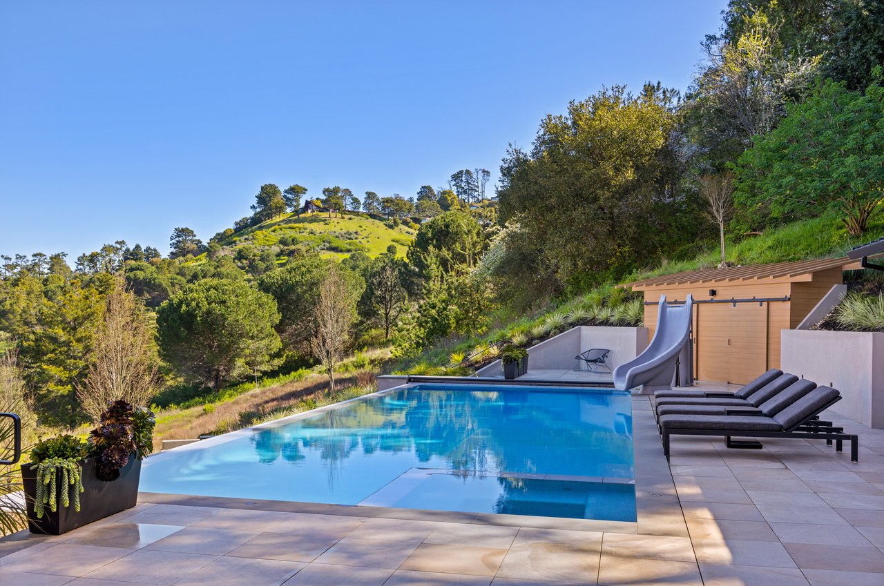 Modern Luxury - Completed in 2020