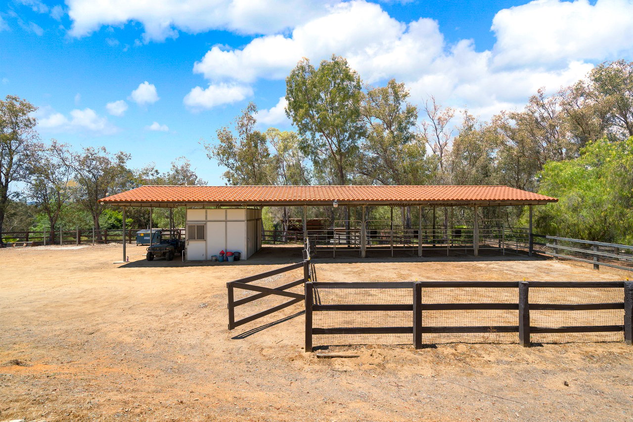 38785 Avenida Bonita