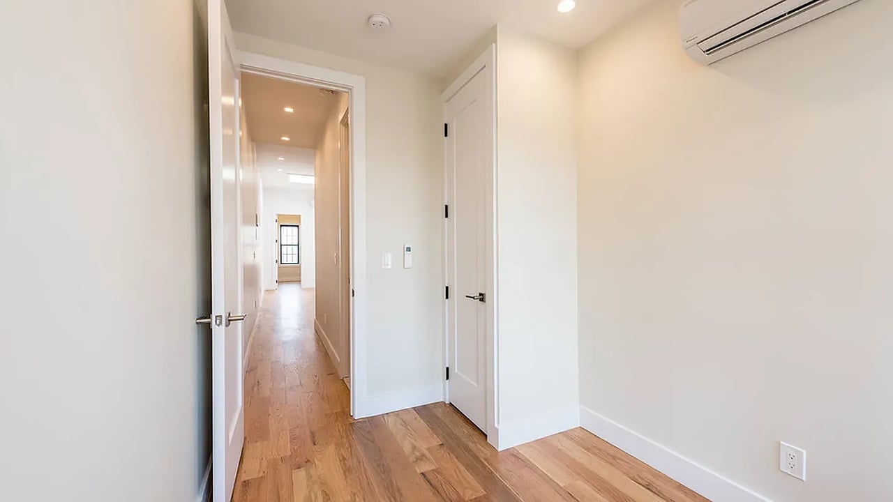 50 Starr St 3L
