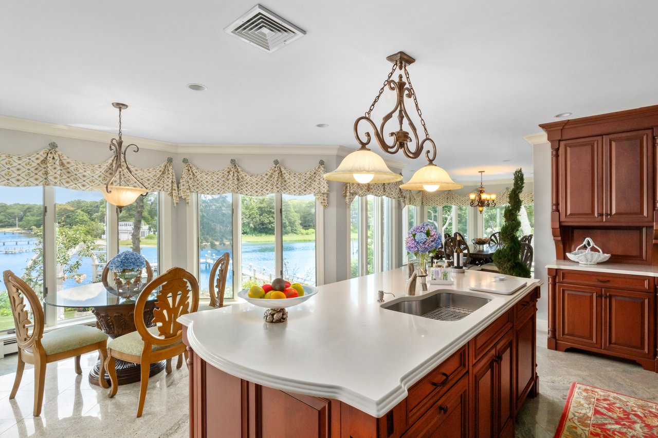 Breathtaking views over West Bay and Eel River