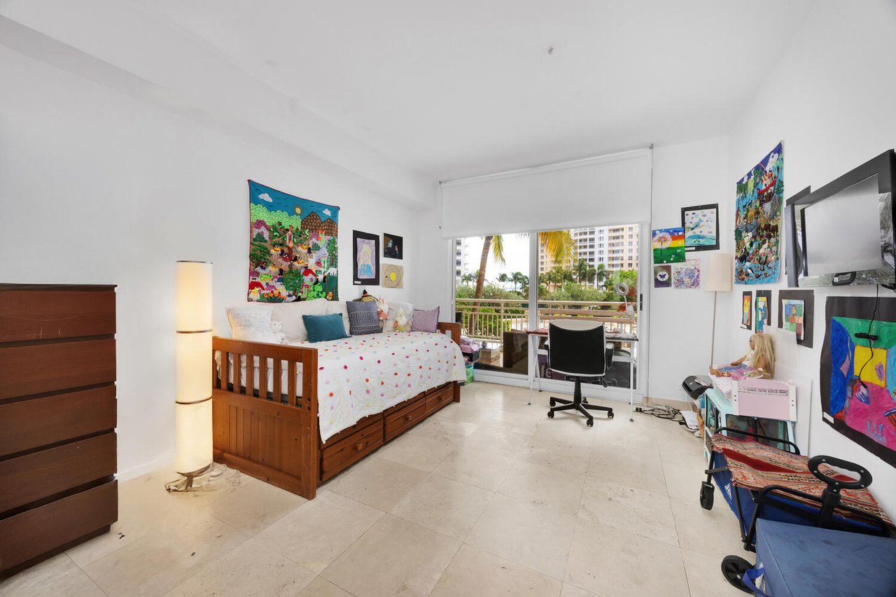 Spacious Rental in Brickell Key