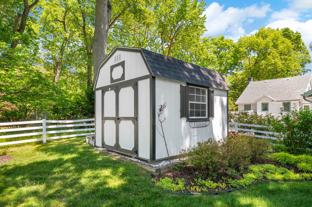 47118 Oak Avenue, Grand Beach, MI 49117