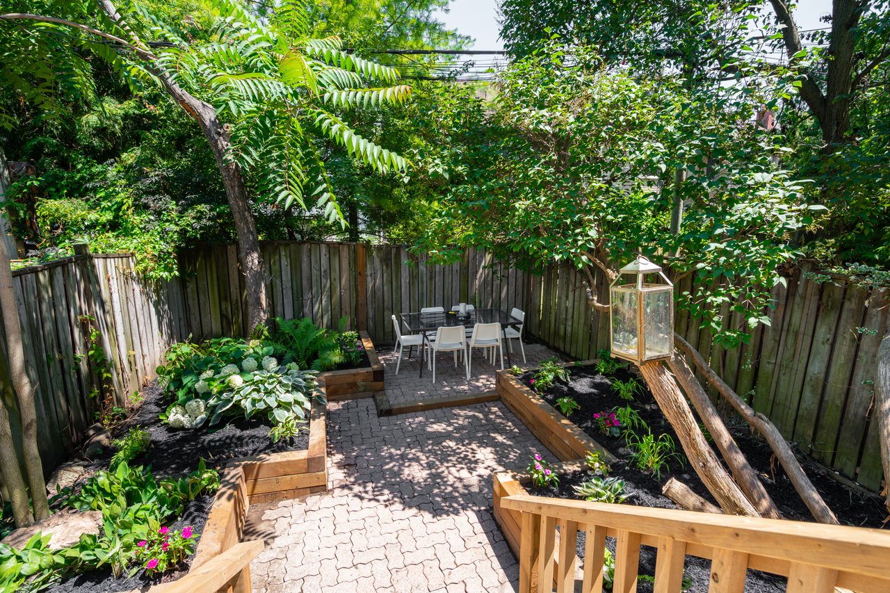 21 Bertmount Ave