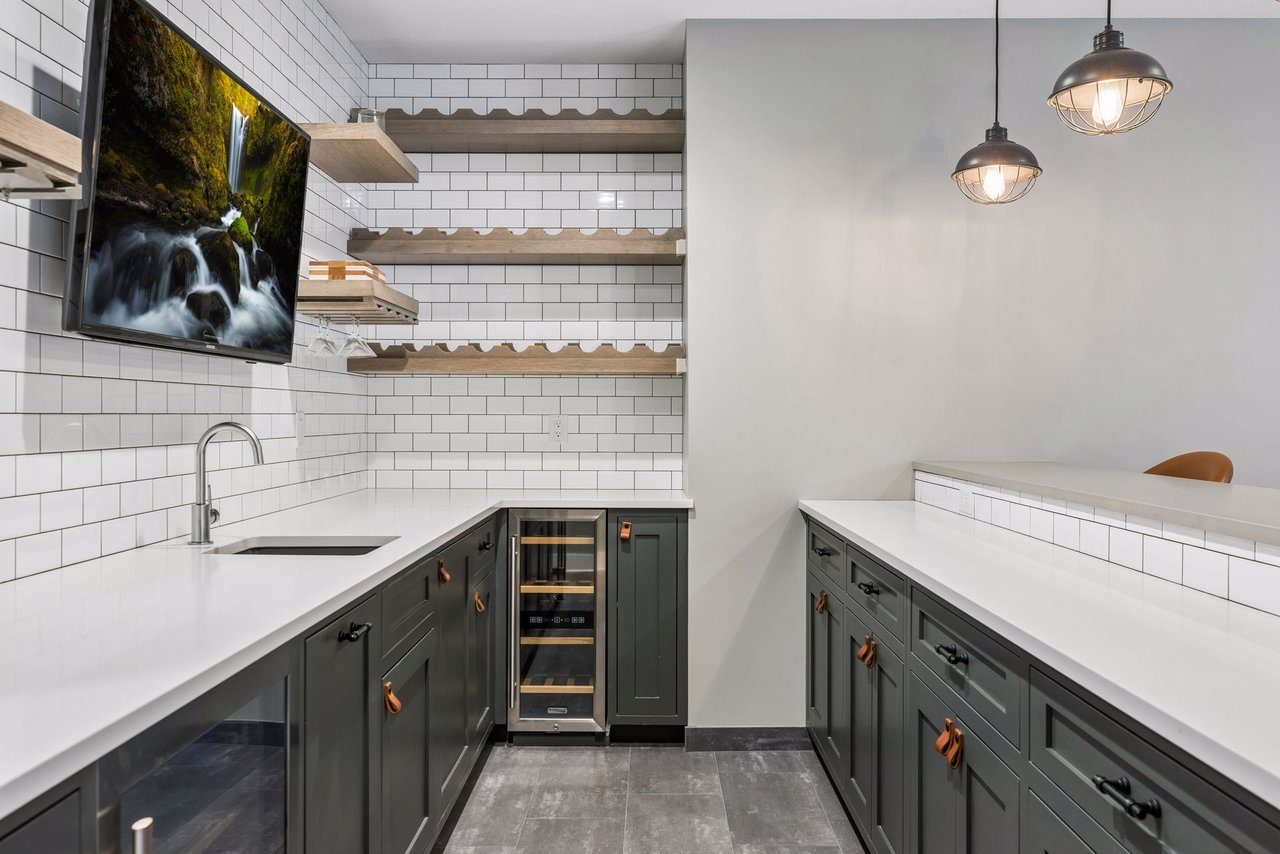 5116 Skyline Drive, Edina