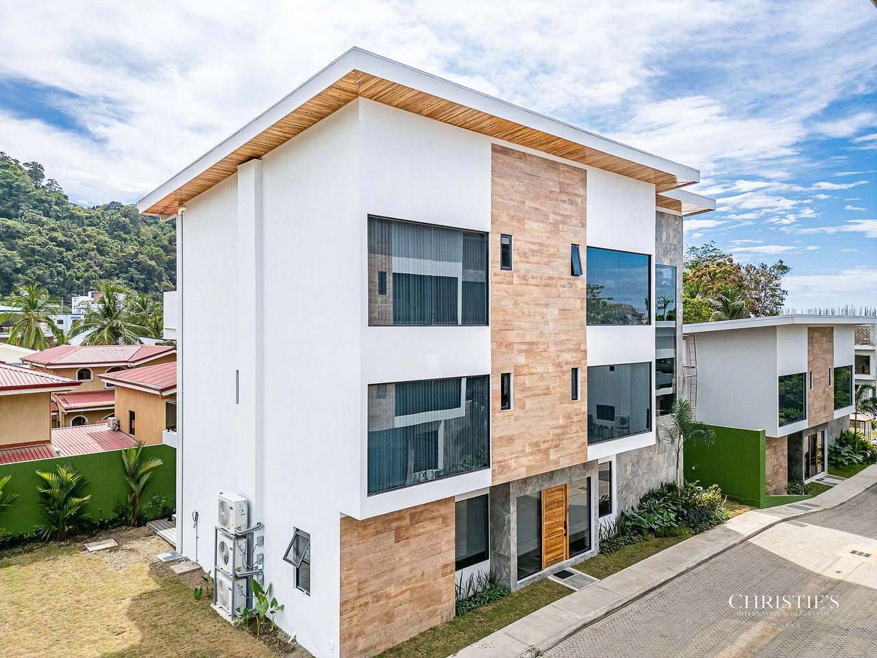 A Private Collection of Five Luxury Beachfront Villas - Rio Mar