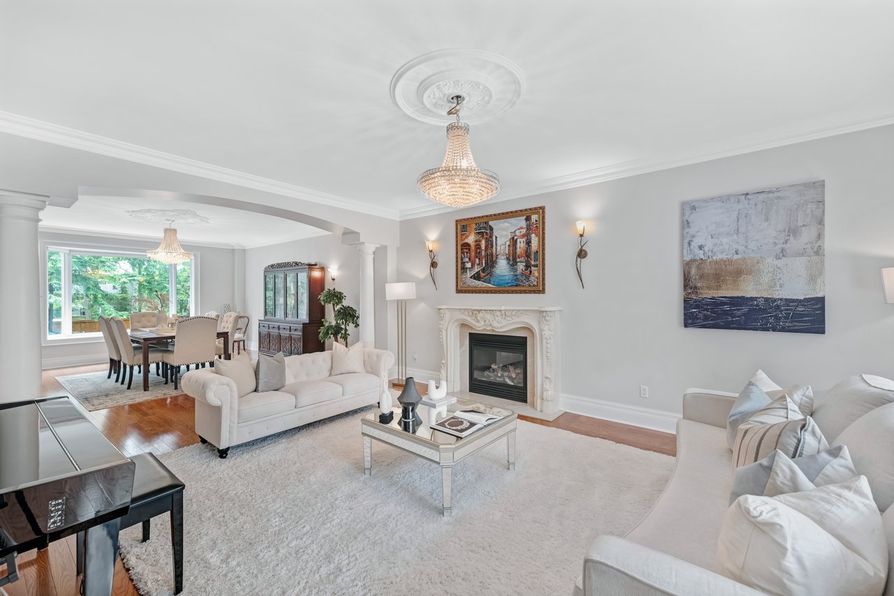 2126 Parker Dr