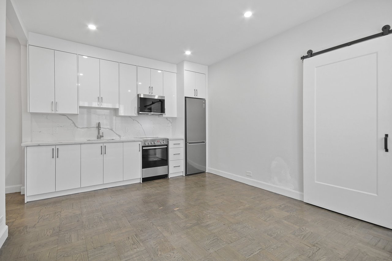  26 St. Joseph Street Unit: 607